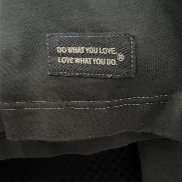 Life Is Good Charcoal Long Sleeve with Vibrant Logo - Picture 3 of 13